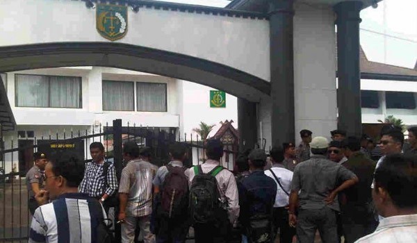 Demo di Kejati Jambi 